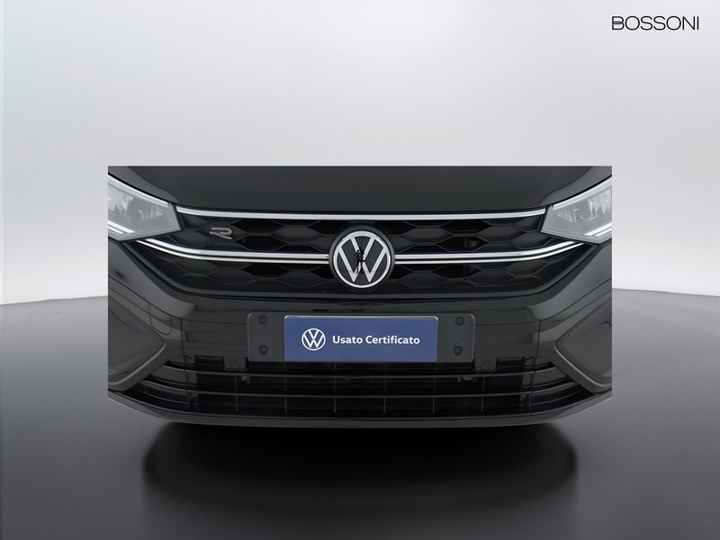 13 - Volkswagen Taigo 1.0 tsi 115cv r-line