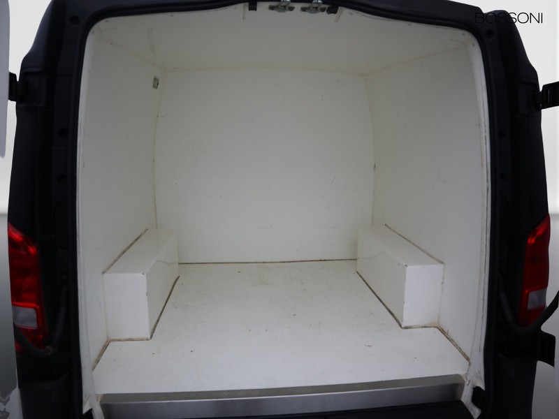 13 - Mercedes Vans Vito 119 cdi extralong mixto auto my20