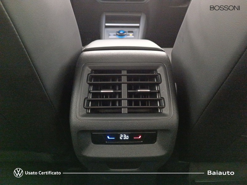 13 - Volkswagen Tiguan 2.0 tdi scr 150cv life dsg