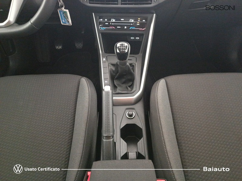 13 - Volkswagen Taigo 1.0 tsi 115cv life