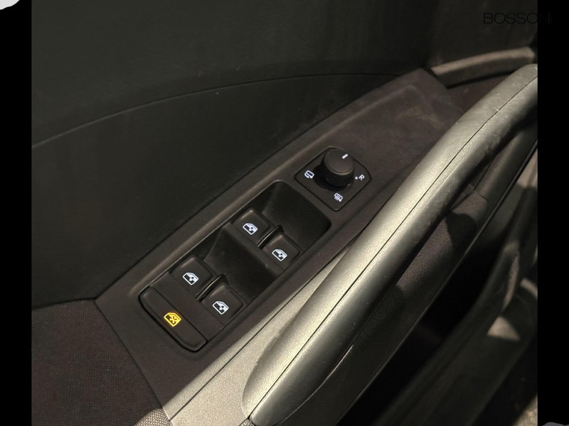 19 - Skoda Fabia 1.0 tsi 95cv young edition