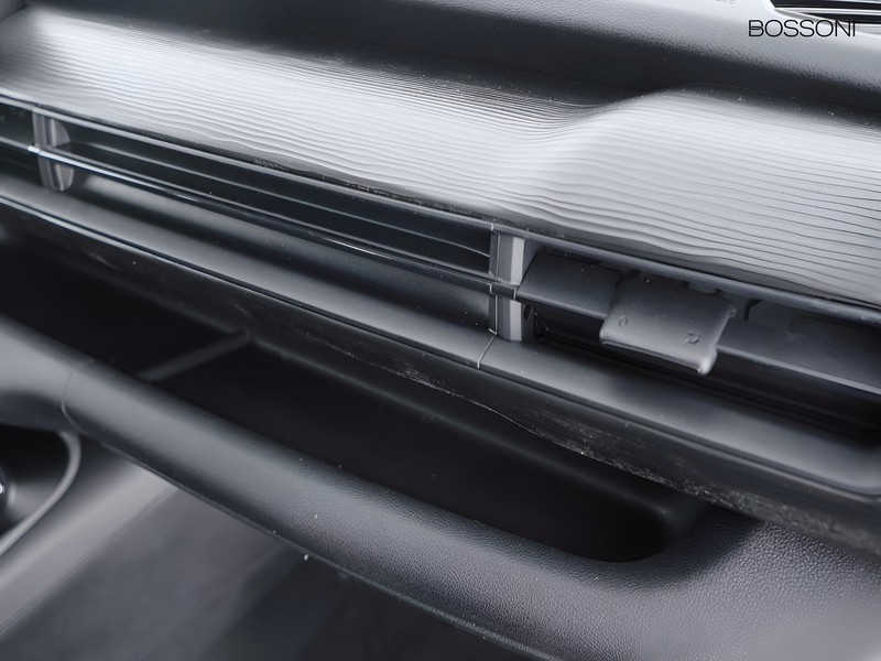 19 - Jeep Avenger full-electric longitude fwd auto