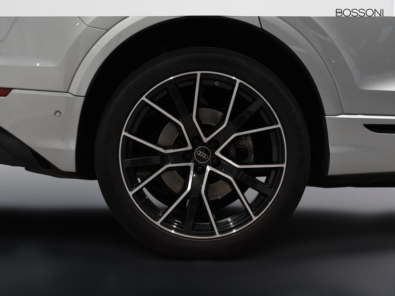 13 - Audi Q8 3.0 v6 tdi mhev 286cv s line edition quattro