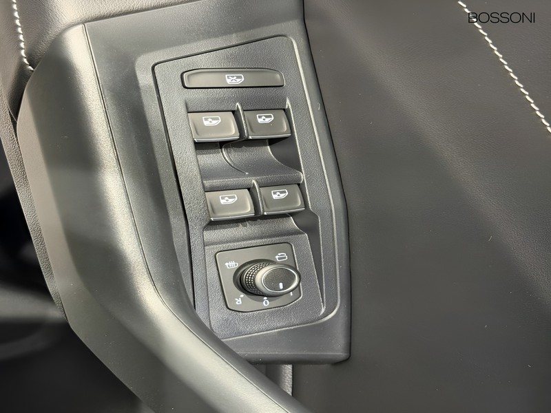 13 - Volkswagen T-Roc 1.0 tsi 115cv r-line plus