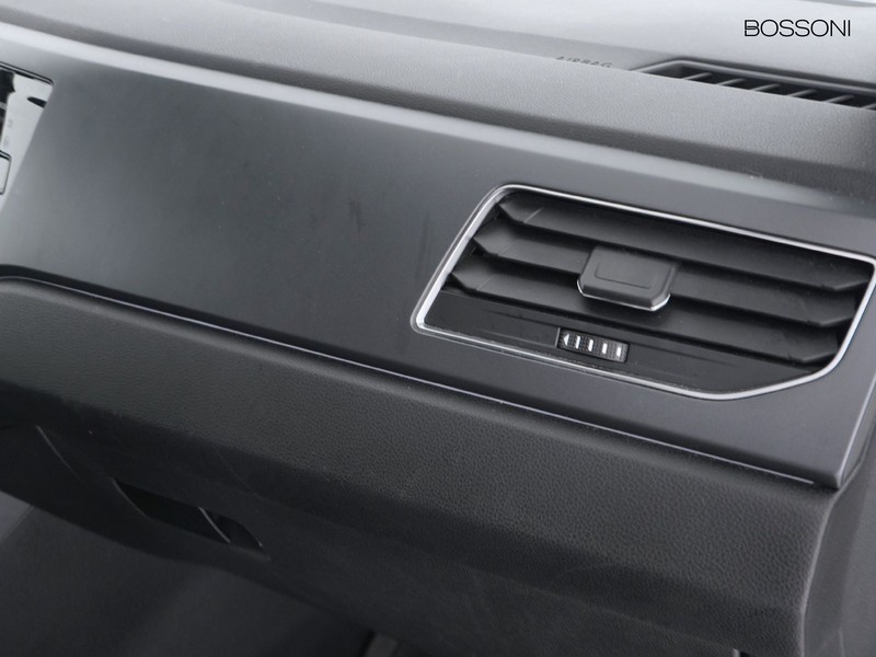 19 - Volkswagen Taigo 1.5 tsi act 150cv r-line dsg