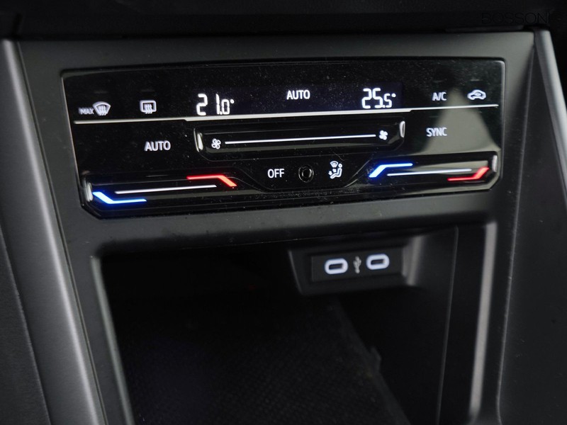 25 - Volkswagen Taigo 1.5 tsi act 150cv r-line dsg