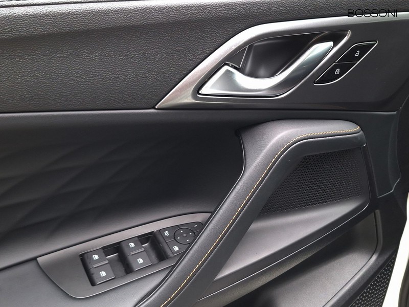 19 - Mg HS 1.5 phev luxury auto