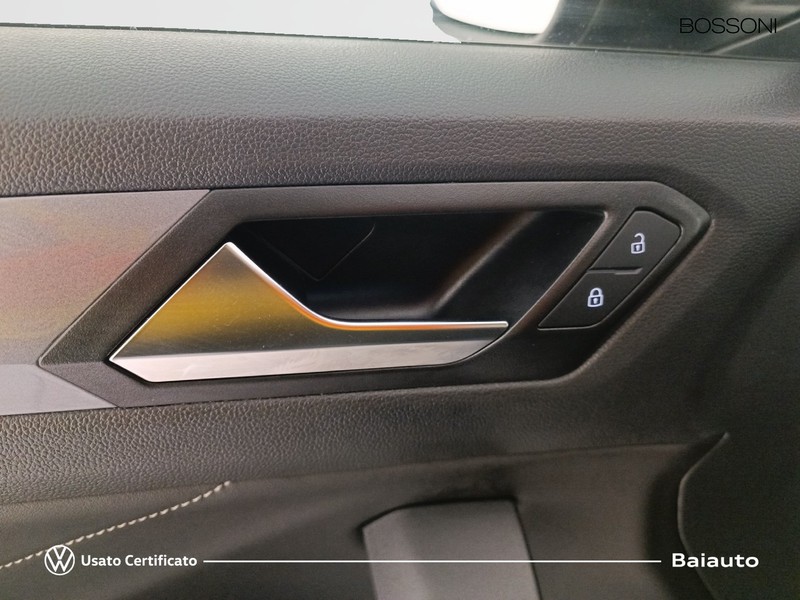 19 - Volkswagen T-Roc 2.0 tdi scr 150cv style dsg