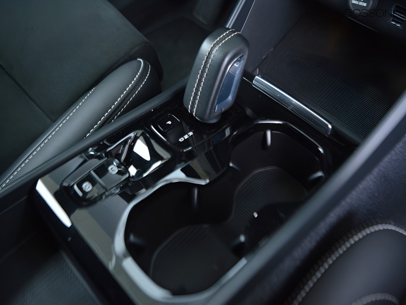 13 - Volvo XC40 1.5 t4 recharge plug-in-hybrid r-design geartronic my21