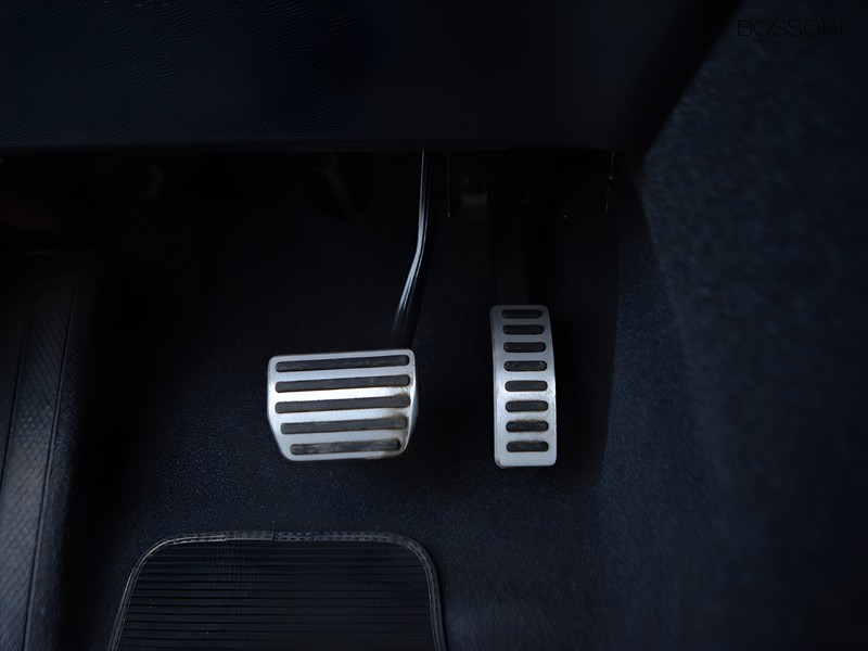 19 - Volvo XC40 1.5 t4 recharge plug-in-hybrid r-design geartronic my21