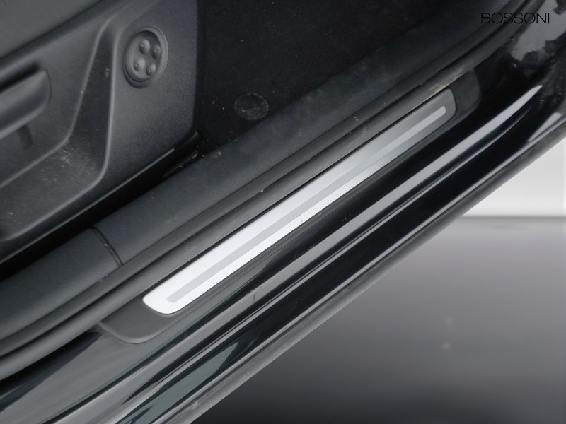 19 - Audi Q2 35 2.0 tdi admired advanced s tronic