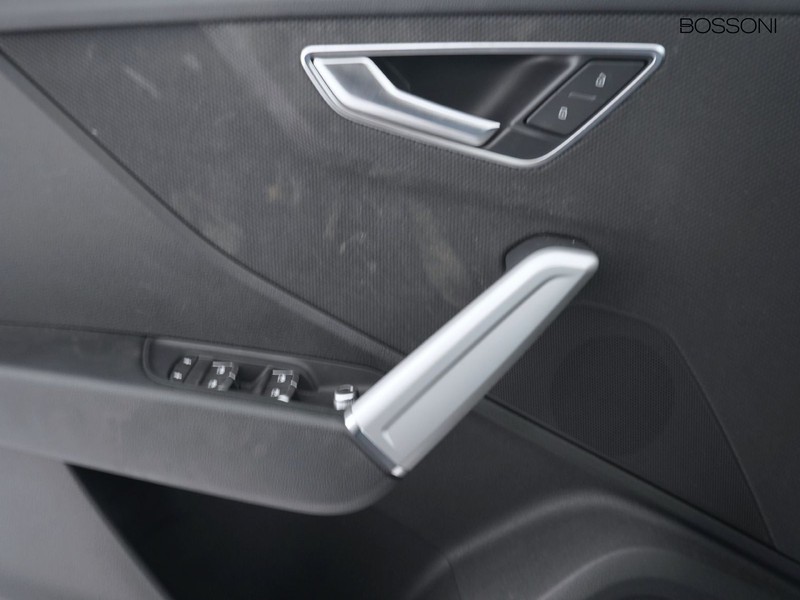 13 - Audi Q2 35 1.5 tfsi s line edition s tronic