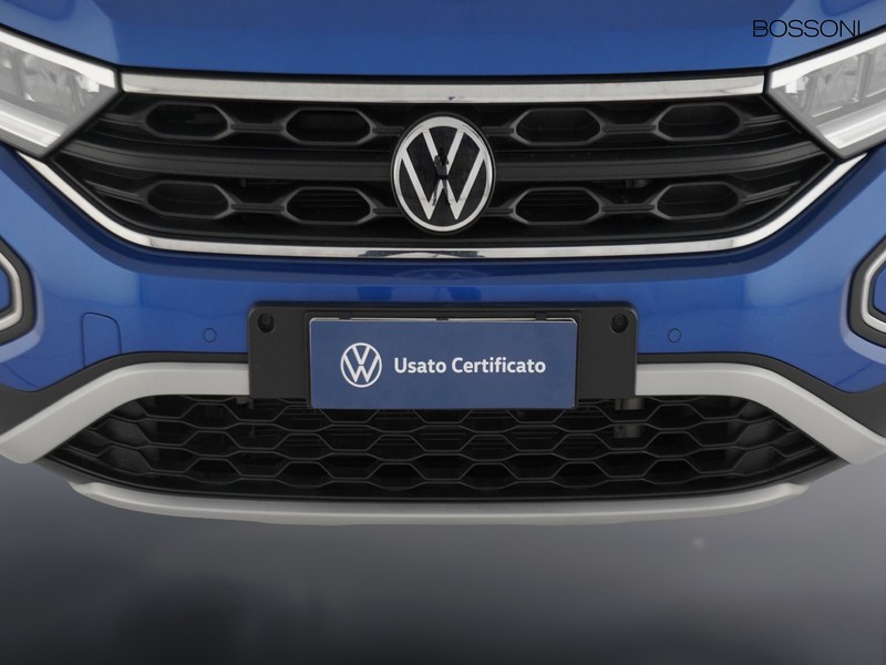 13 - Volkswagen T-Roc 1.0 tsi 110cv life