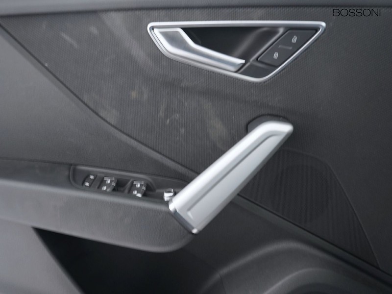 13 - Audi Q2 35 1.5 tfsi s line edition s tronic