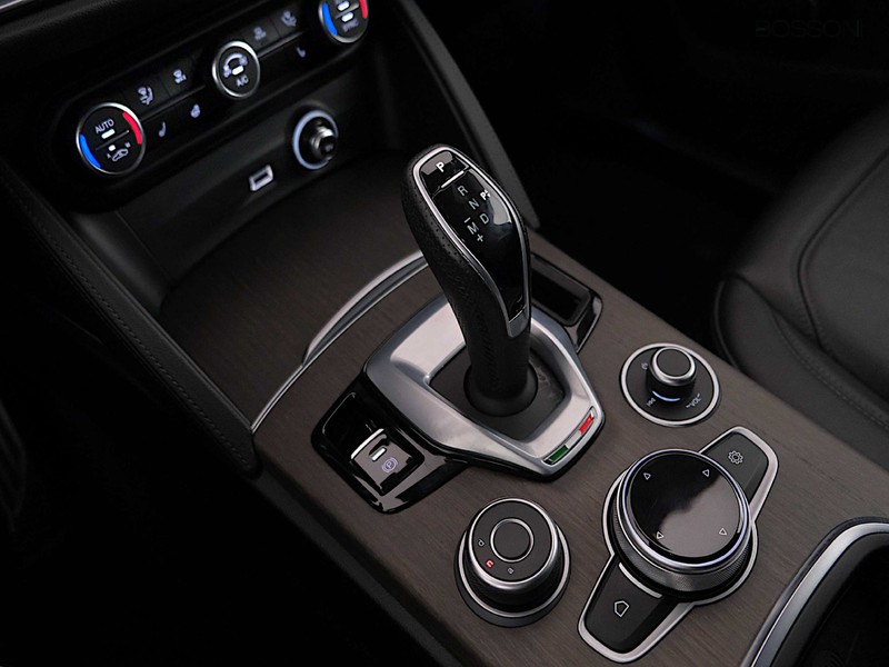 19 - Alfa Romeo Stelvio 2.2 turbo 210cv ti q4 at8