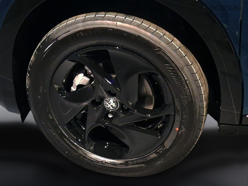 13 - Alfa Romeo Junior 1.2 hybrid 145cv ibrida edct6