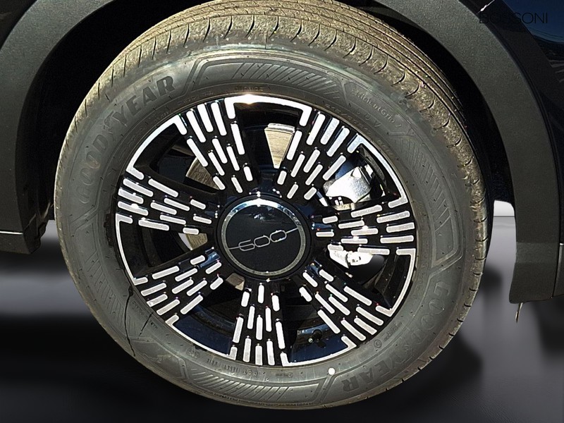 13 - Fiat 600 1.2 hybrid 145cv icon