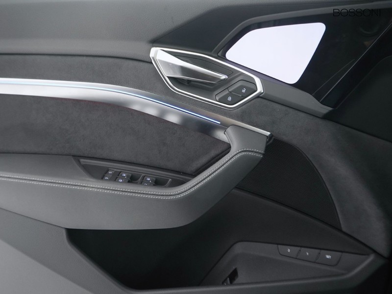 13 - Audi Q8 e-tron sportback 55 s line edition quattro