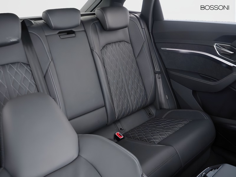 25 - Audi Q8 e-tron sportback 55 s line edition quattro