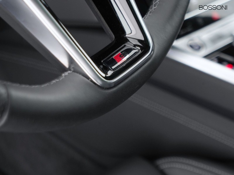 31 - Audi Q8 e-tron sportback 55 s line edition quattro