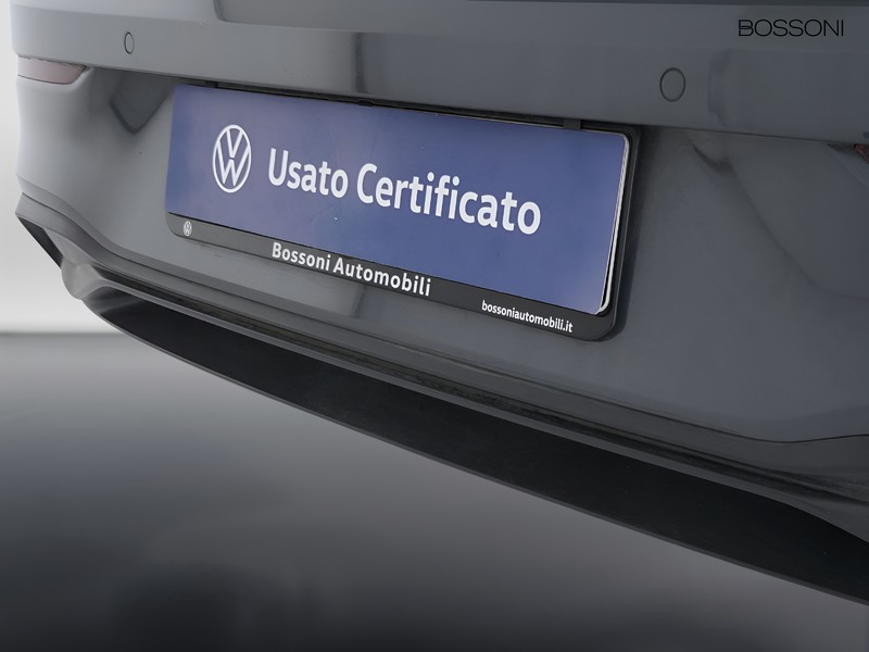 37 - Volkswagen Golf 1.5 tsi ehybrid 204cv edition plus dsg