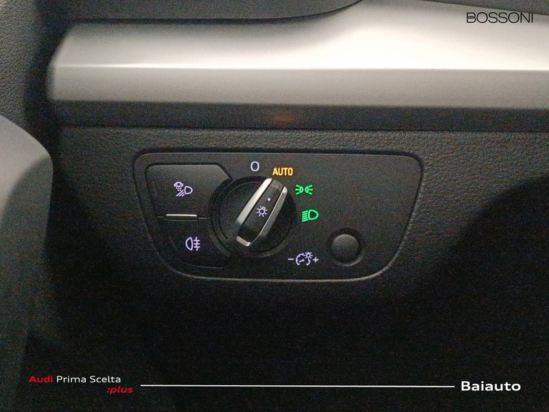 19 - Audi Q5 sportback 40 2.0 tdi mhev 12v business advanced quattro s tronic