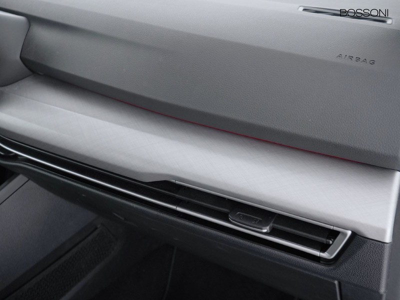 19 - Volkswagen Golf 2.0 tdi scr 115cv life