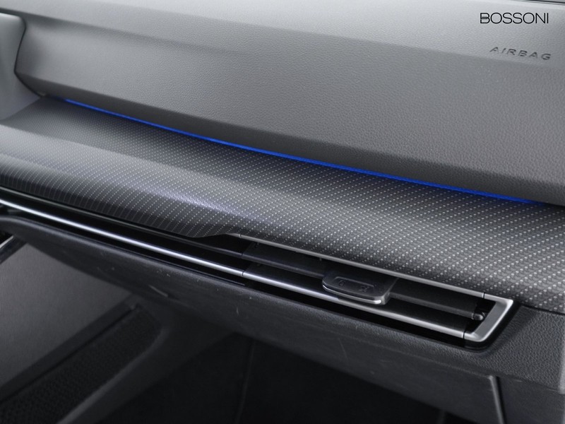 19 - Volkswagen Golf 1.5 tsi evo act 150cv r-line