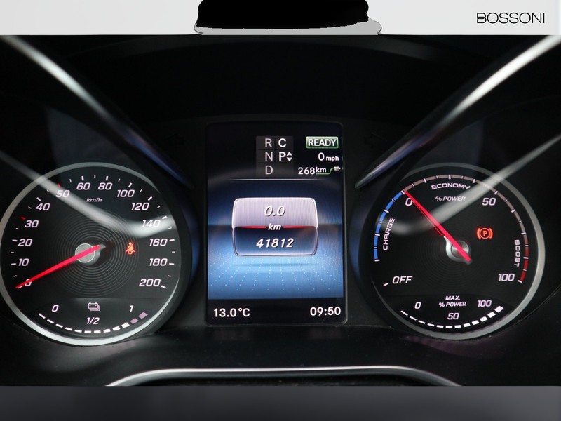 7 - Mercedes Vans EQV long 300