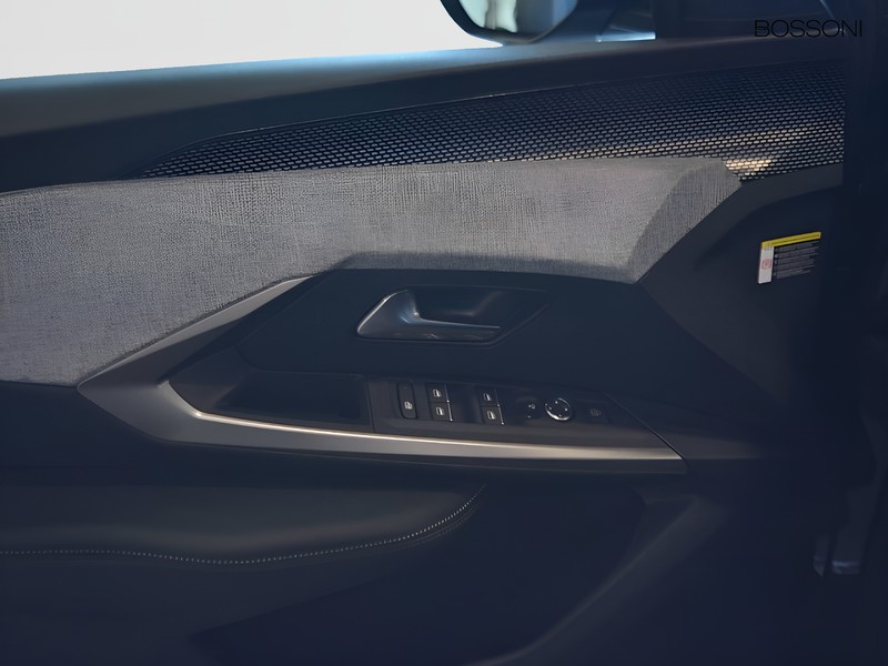 13 - Peugeot 3008 1.2 hybrid 145cv gt e-dcs6