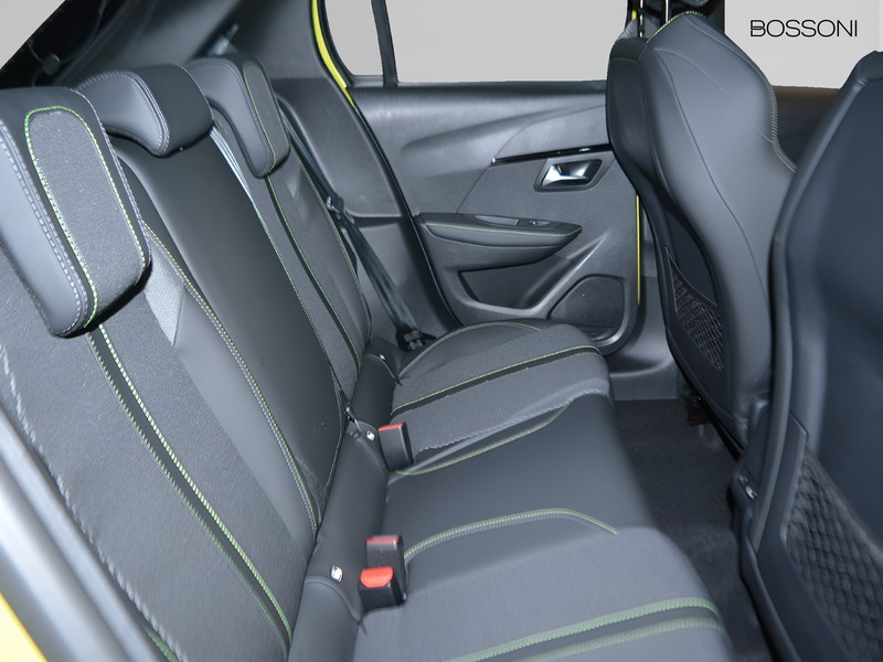 7 - Peugeot e-208 51 kwh gt