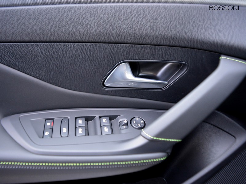 13 - Peugeot 308 1.2 hybrid 145cv gt e-dcs6