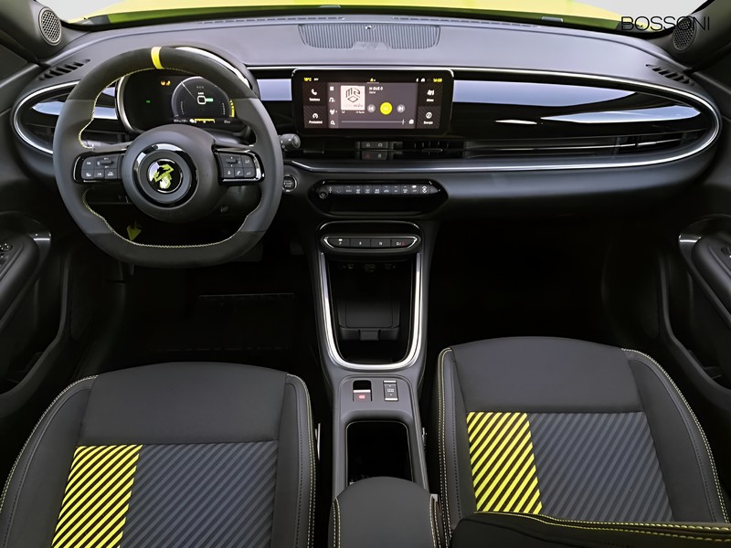 7 - Abarth 600e 54kwh turismo