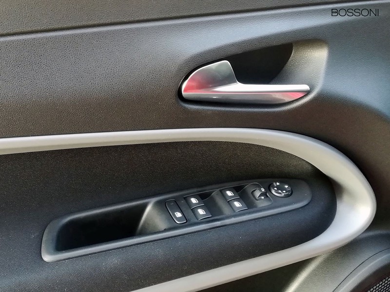 19 - Jeep Avenger 1.2 turbo 100cv longitude fwd