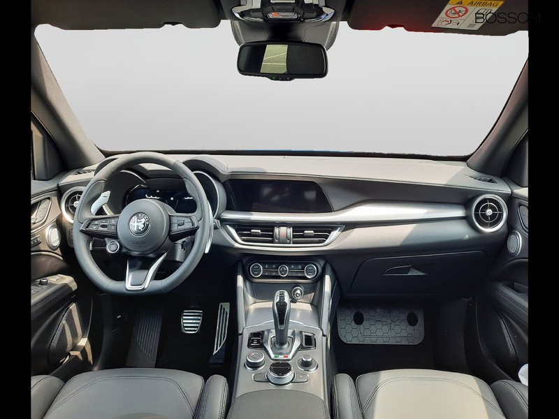 7 - Alfa Romeo Stelvio 2.2 turbo 210cv veloce q4 at8