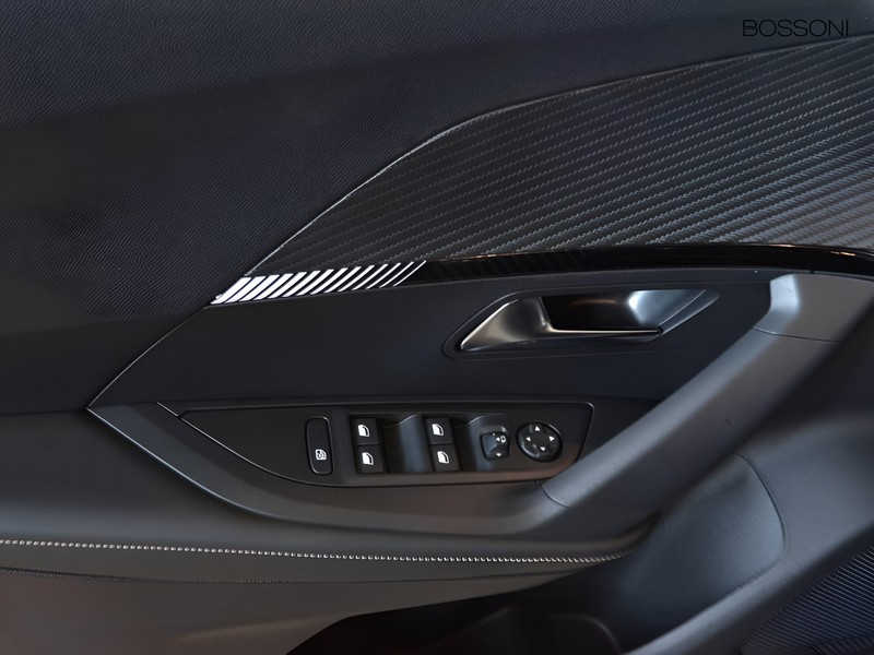 13 - Peugeot 2008 1.2 hybrid 145cv allure e-dcs6