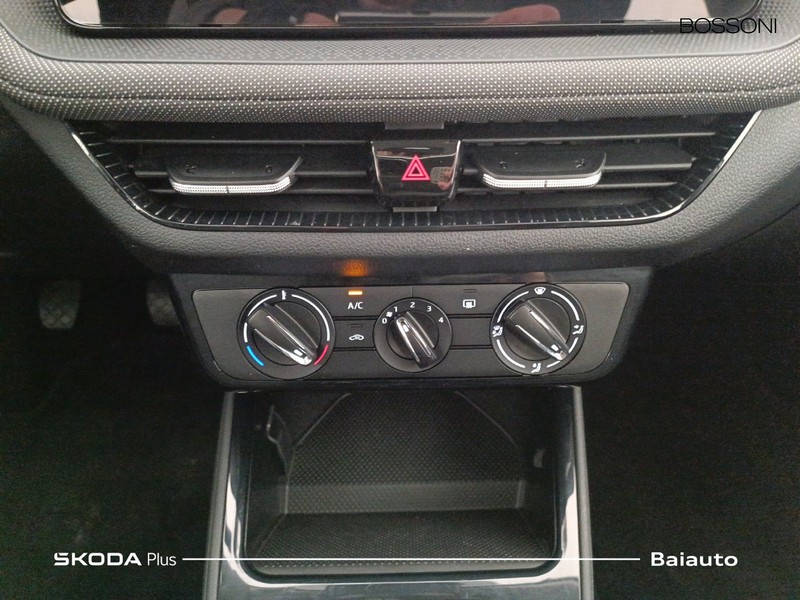 13 - Skoda Fabia 1.0 mpi 80cv selection