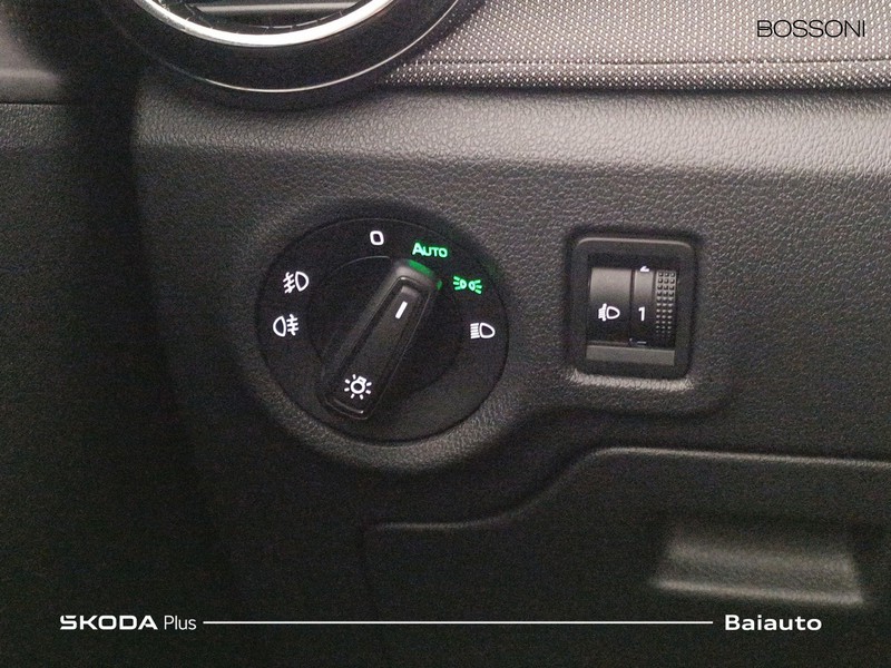 19 - Skoda Fabia 1.0 mpi 80cv selection