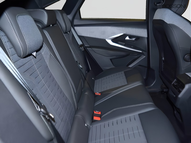 7 - Peugeot 3008 1.2 hybrid 145cv gt e-dcs6