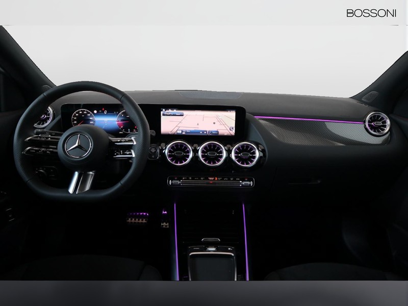 13 - Mercedes GLA 200 d amg line premium 4matic 8g-dct