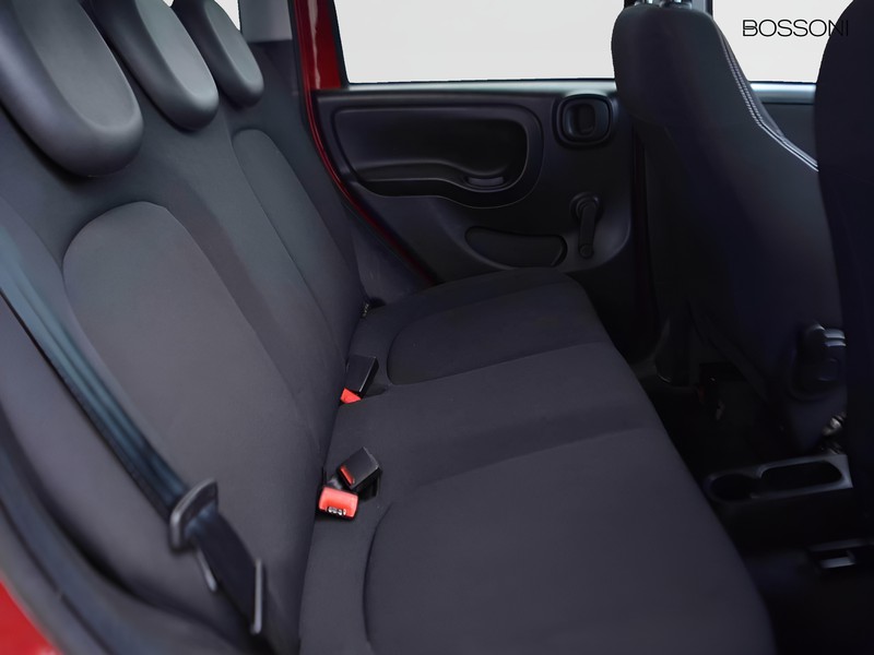 7 - Fiat Panda cross 1.0 firefly hybrid 70cv s&s 5p.ti