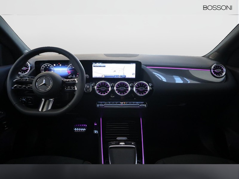 13 - Mercedes GLA 200 d amg line premium 4matic 8g-dct