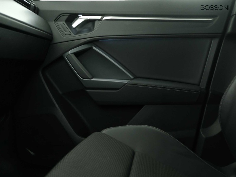 13 - Audi Q3 sportback 35 2.0 tdi s line edition s tronic