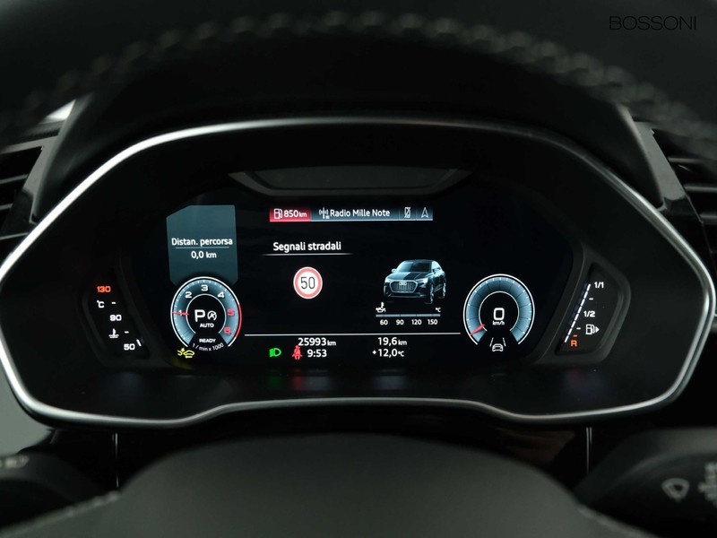 19 - Audi Q3 sportback 35 2.0 tdi s line edition s tronic