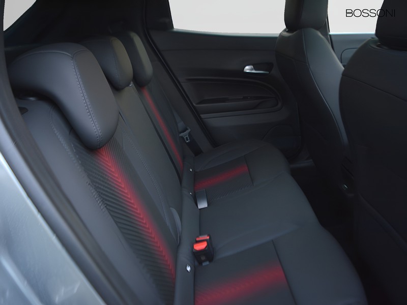 7 - Alfa Romeo Junior 1.2 hybrid 145cv ibrida q4 edct6