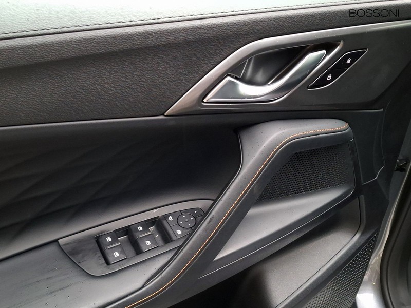 19 - Mg HS 1.5 phev luxury auto