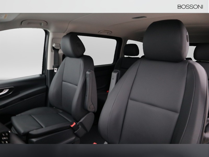 7 - Mercedes Vans Vito 114 cdi long mixto auto my20