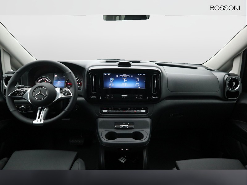 13 - Mercedes Vans Vito 114 cdi long mixto auto my20