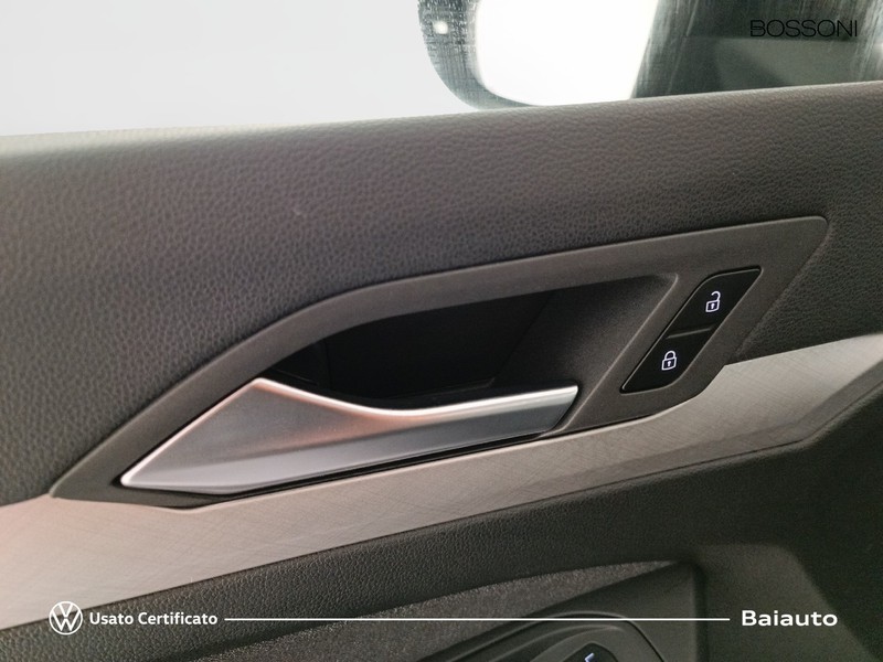 19 - Volkswagen Golf 2.0 tdi scr 115cv life