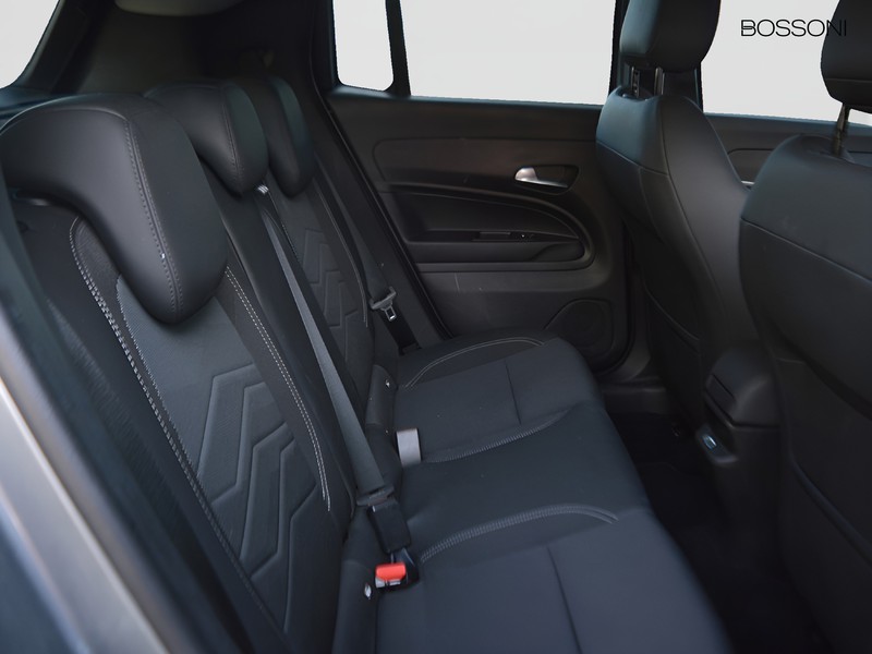 7 - Jeep Avenger 1.2 turbo 100cv summit fwd